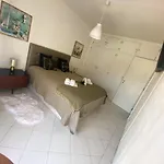 Cosy In With Balcony And Sea View - 9 M² דירה