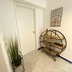 דירה Cosy In With Balcony And Sea View - 9 M² *