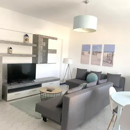 Cosy In With Balcony And Sea View 9 M² *