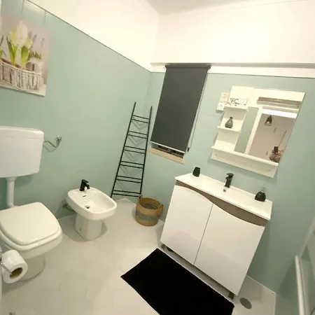 Cosy In With Balcony And Sea View 9 M² * Portimao