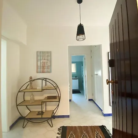 Cosy In With Balcony And Sea View 9 M² *