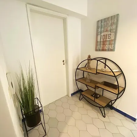 Apartment Cosy In With Balcony And Sea View - 9 M² *