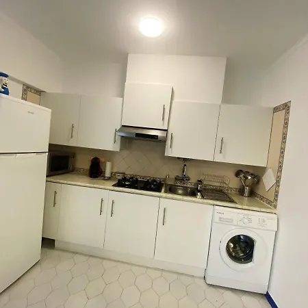 Cosy In With Balcony And Sea View 9 M² Portimao