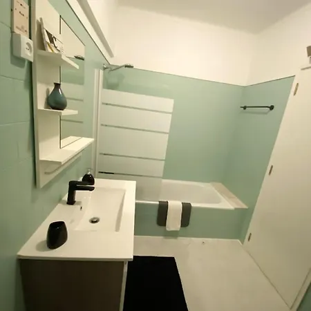Cosy In With Balcony And Sea View 9 M² Apartment