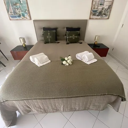 Cosy In With Balcony And Sea View - 9 M²