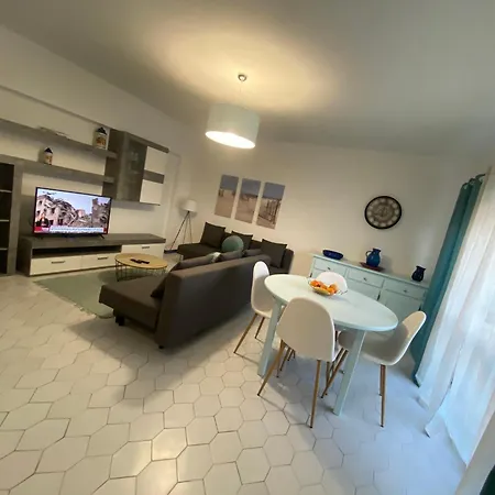 Cosy In With Balcony And Sea View - 9 M² Appartamento Portimão