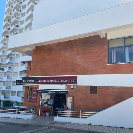 Cosy In With Balcony And Sea View - 9 M² Portimão