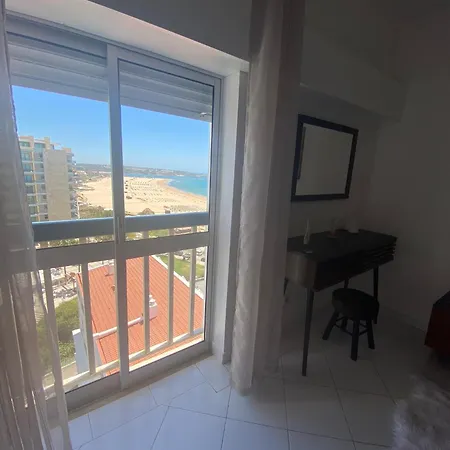 Cosy In With Balcony And Sea View - 9 M² * Portimão