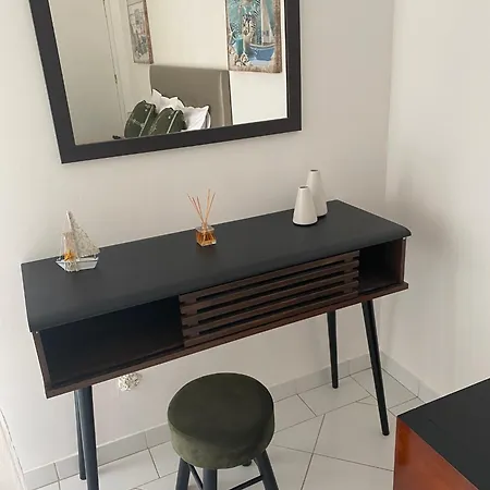 Cosy In With Balcony And Sea View - 9 M² Apartmán Portimão